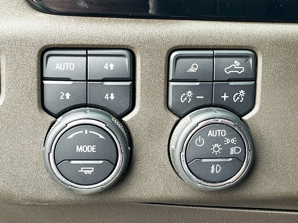 Used 2024 Chevrolet Silverado 1500 LTZ w/ Technology Package AWD/4WD image 10