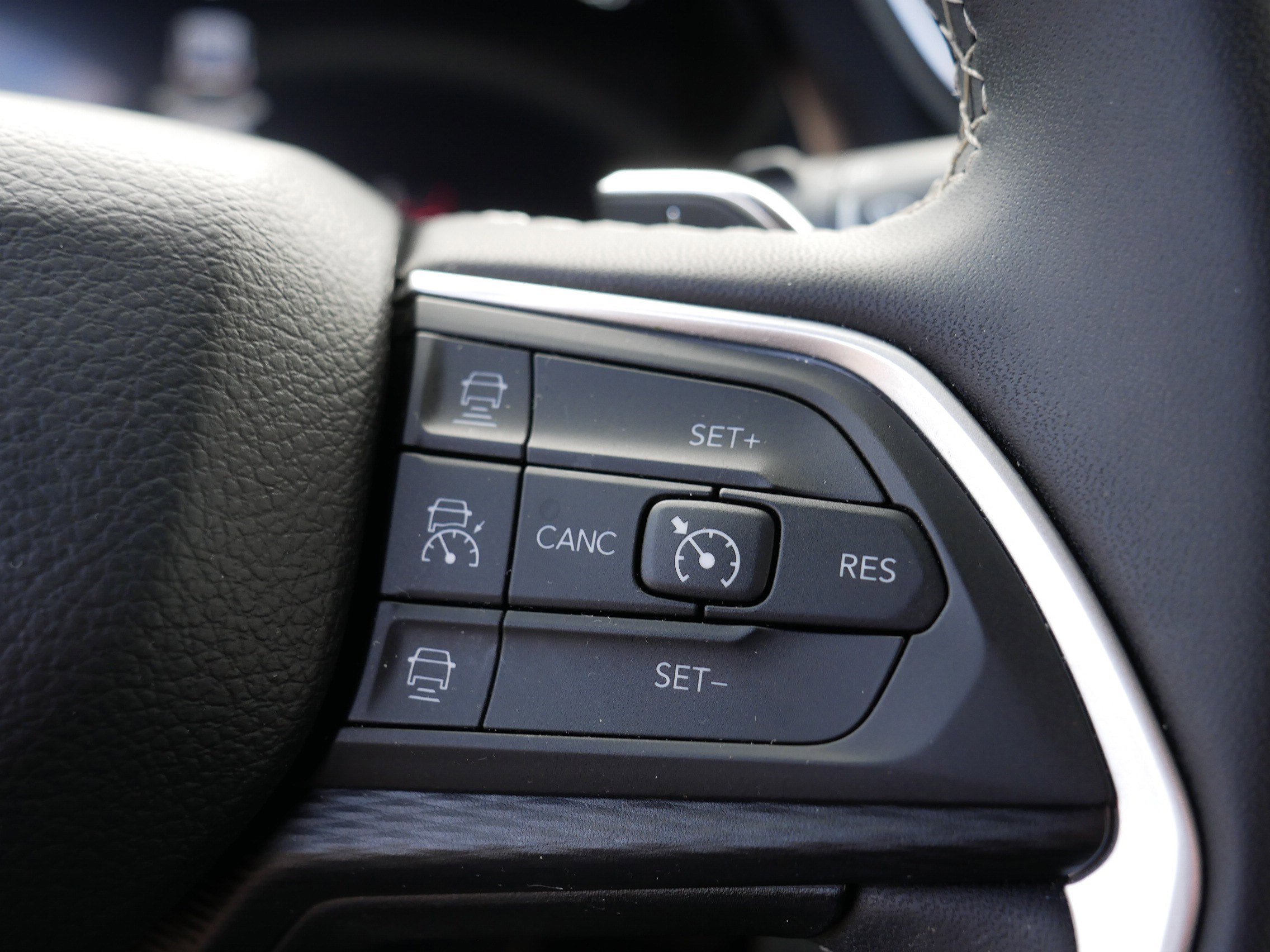 Used 2023 Jeep Grand Cherokee L Laredo image 29