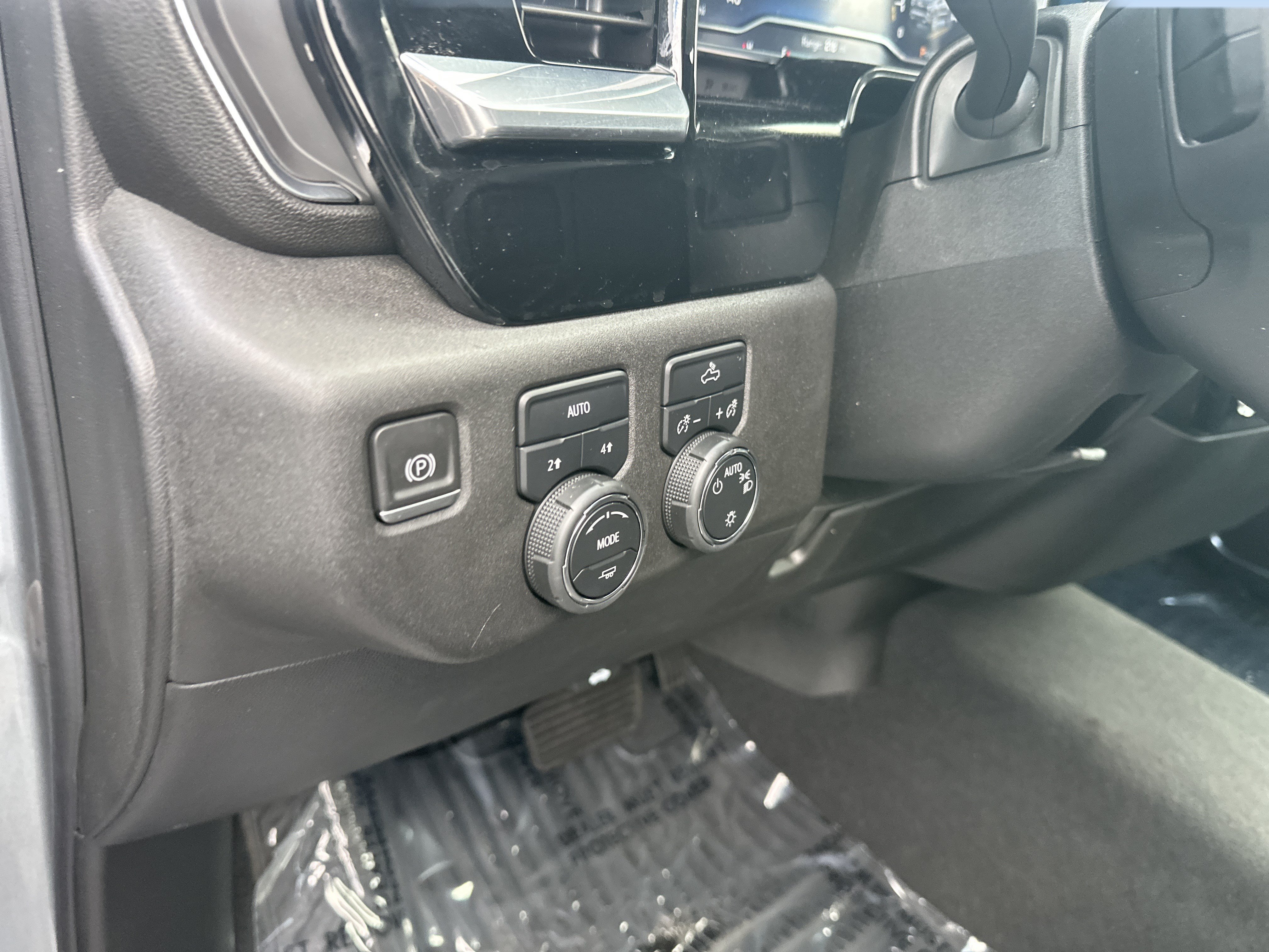 Certified 2023 Chevrolet Silverado 1500 LT AWD/4WD image 11