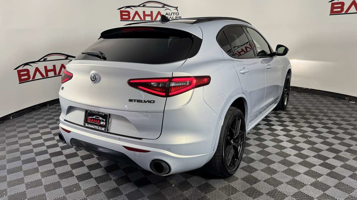 Used 2020 Alfa Romeo Stelvio Ti Sport w/ Quick Order Package 22S Sport AWD/4WD image 6