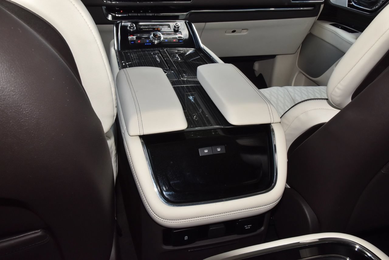 Used 2024 Lincoln Navigator Black Label AWD/4WD image 19