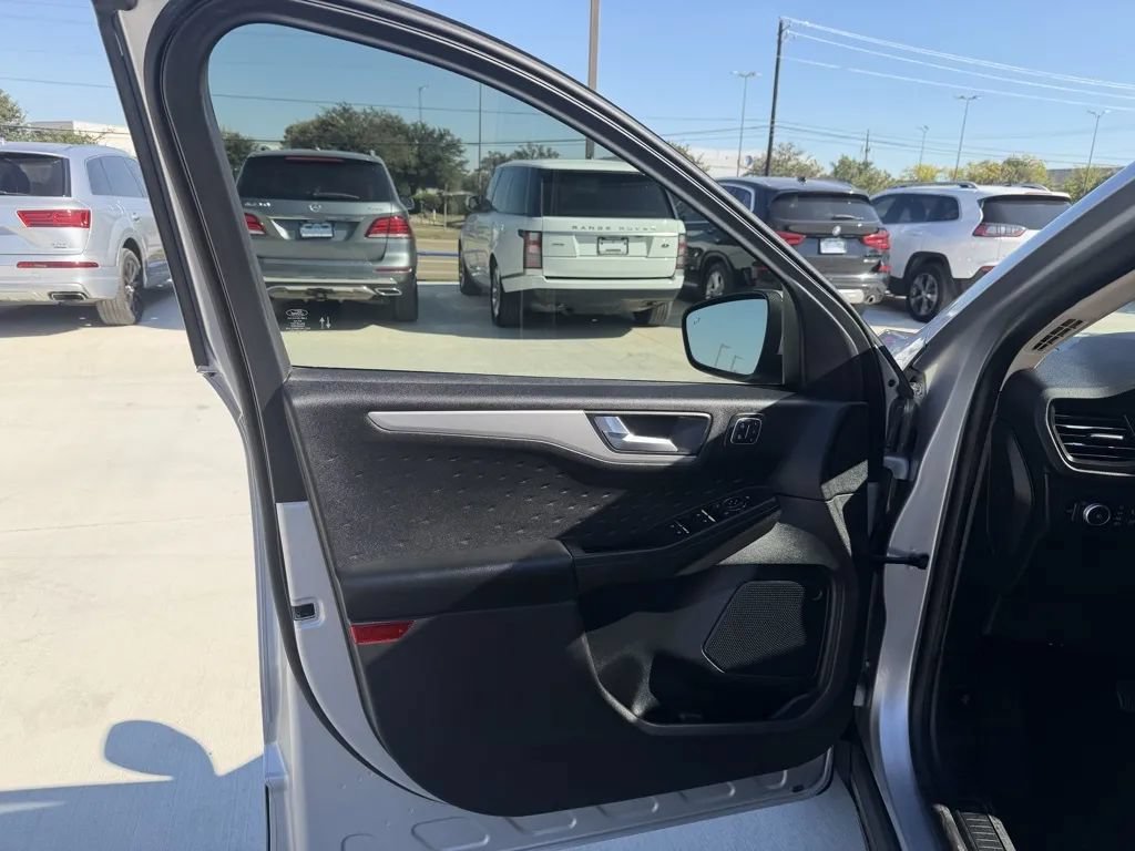 Used 2020 Ford Escape SEL AWD/4WD image 11