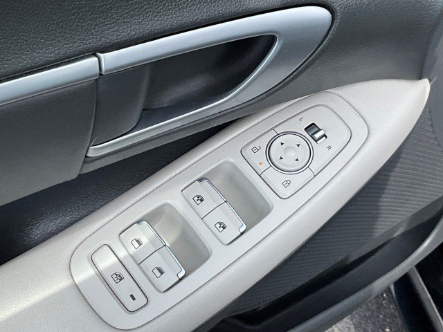 Used 2025 Hyundai Sonata SEL FWD image 25