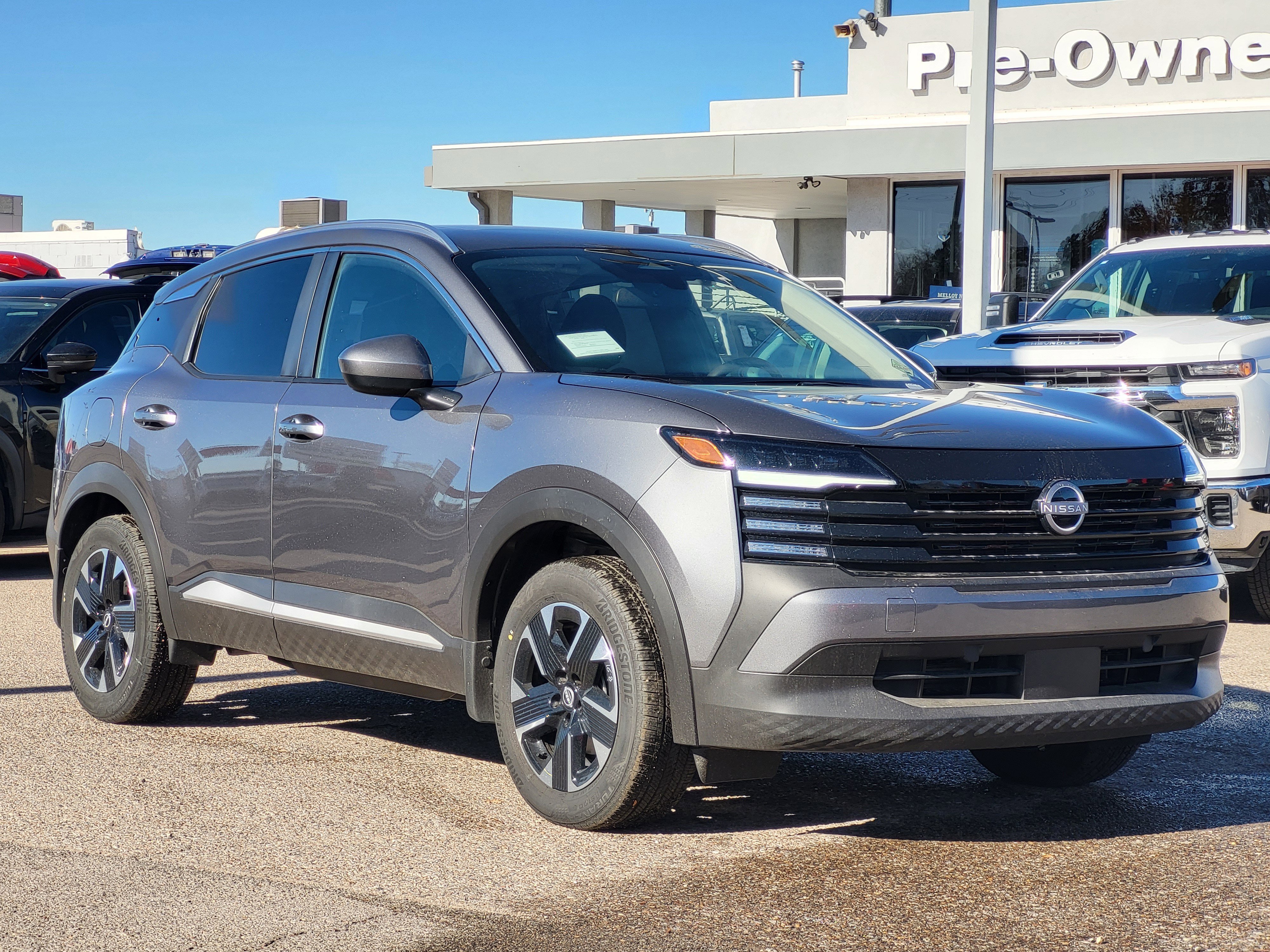New 2025 Nissan Kicks SV w/ SV Premium Package image 3