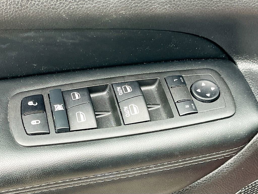 Used 2022 Jeep Grand Cherokee Laredo X image 18