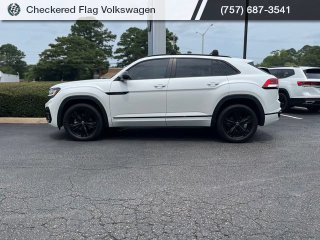 Used 2023 Volkswagen Atlas Cross Sport SEL R-Line AWD/4WD image 4