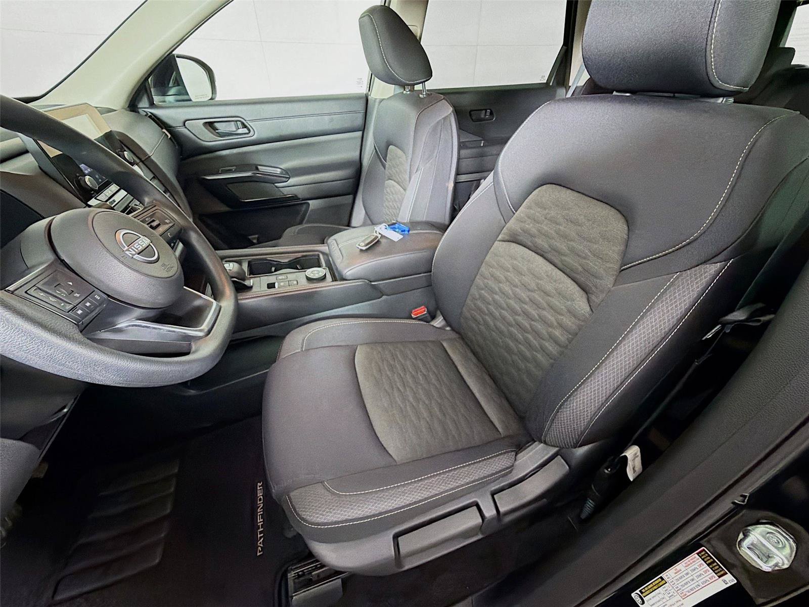 Used 2023 Nissan Pathfinder S AWD/4WD image 11