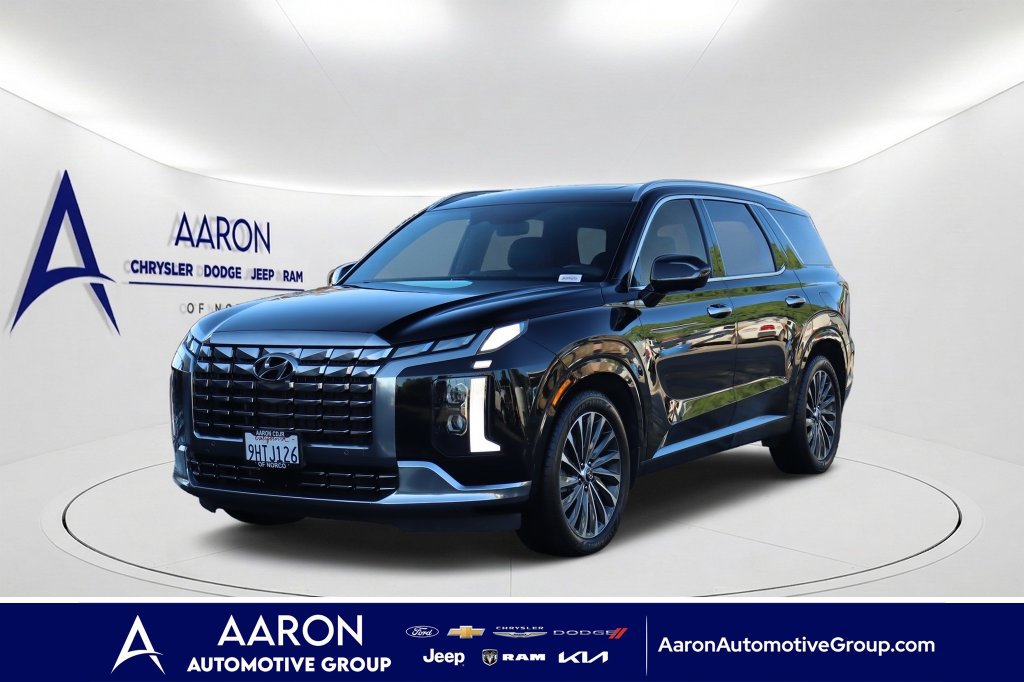Used 2023 Hyundai Palisade Calligraphy FWD image 1