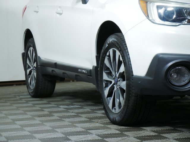 Used 2017 Subaru Outback 2.5i Limited AWD/4WD image 2
