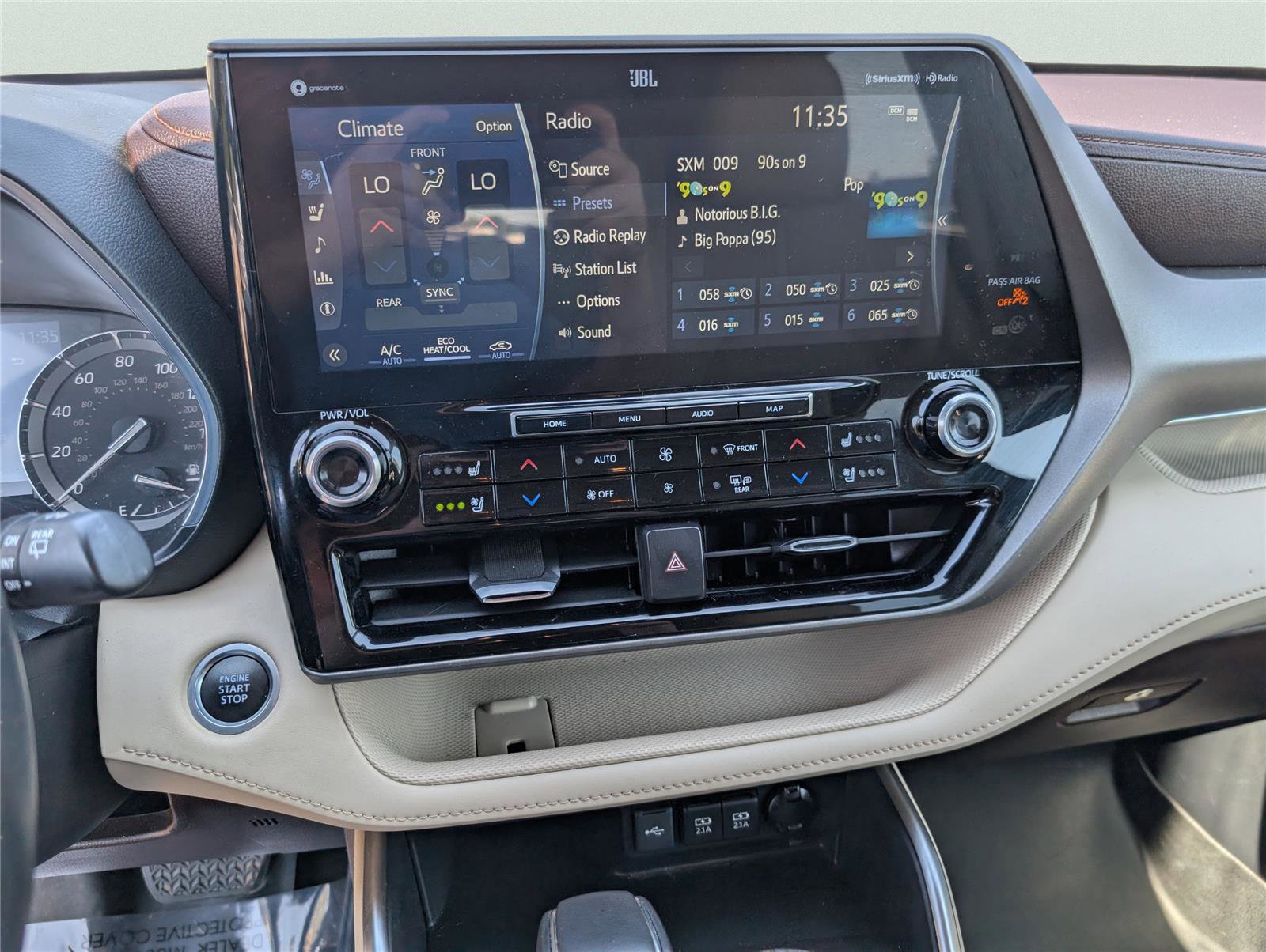 Used 2021 Toyota Highlander Limited image 17