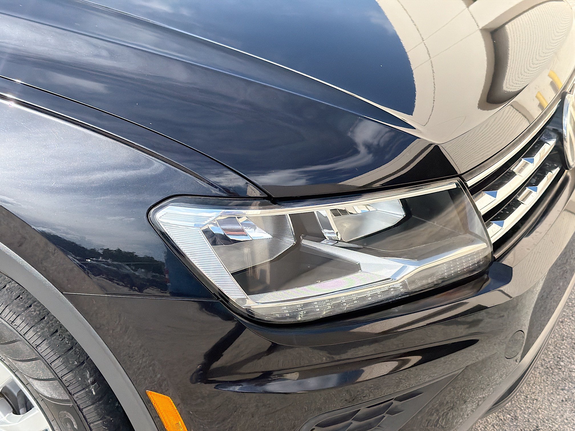 Used 2019 Volkswagen Tiguan S w/ Driver Assistance Package FWD image 34