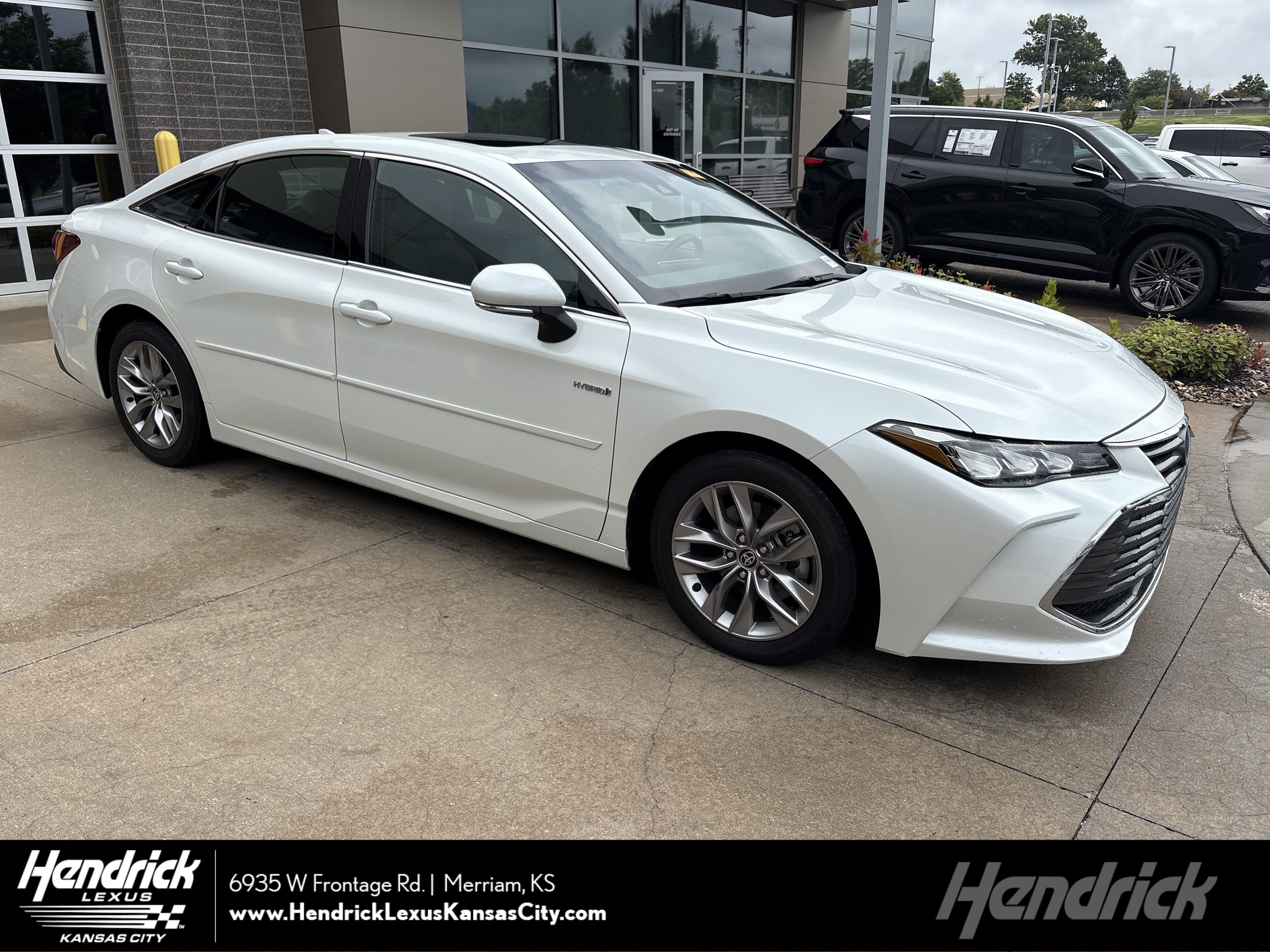 Used 2021 Toyota Avalon XLE w/ Moonroof Package