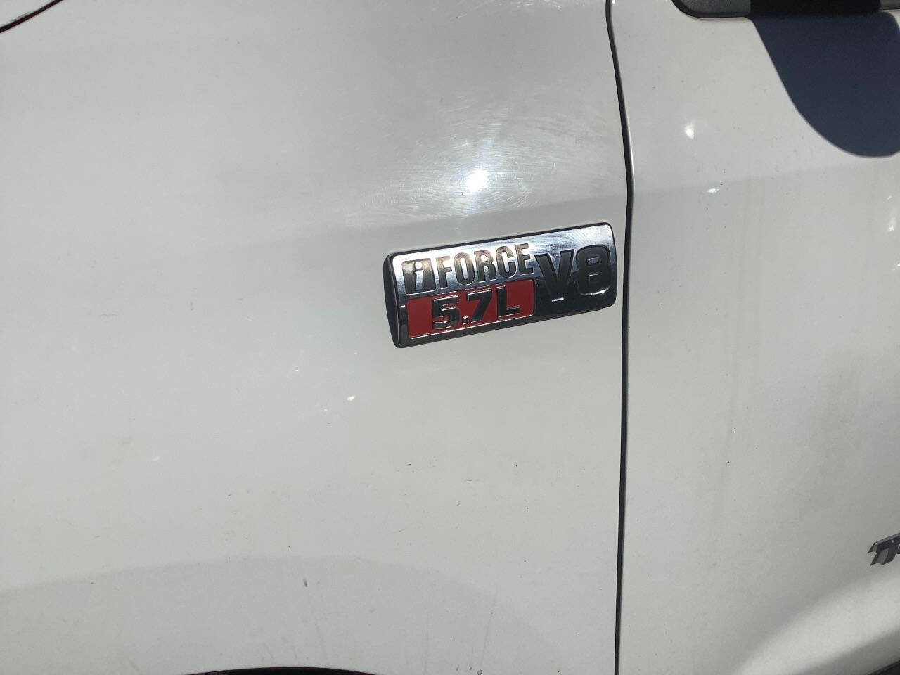 Used 2013 Toyota Tundra Grade 4x4 4dr CrewMax Cab Pick image 18