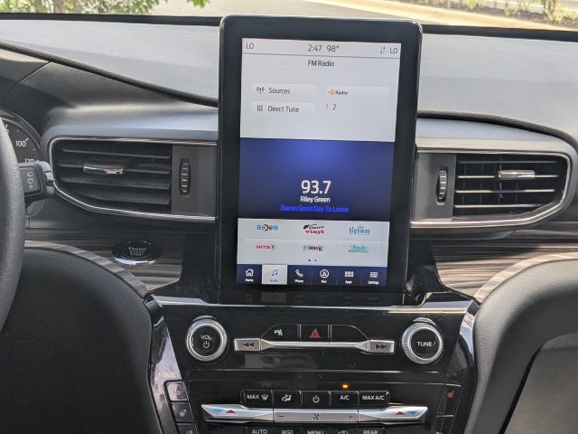 Used 2024 Ford Explorer Limited w/ Limited Technology Package RWD image 18