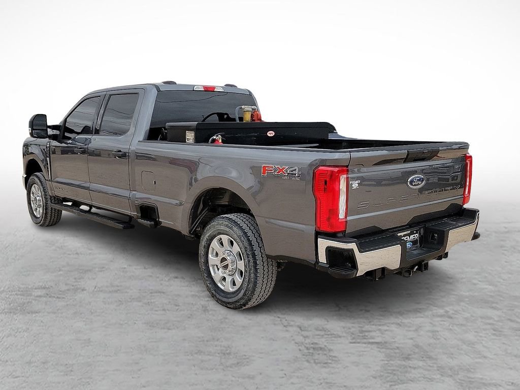 Used 2024 Ford F250 XLT AWD/4WD image 7