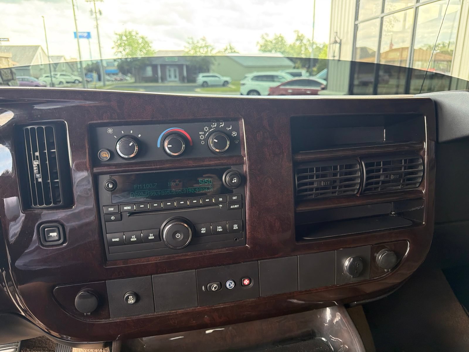 Used 2012 Chevrolet Express 1500 RWD image 14