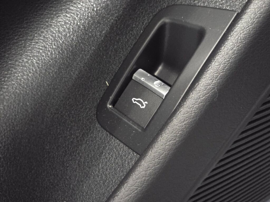 Used 2024 Audi Q8 Prestige w/ Prestige Package image 37