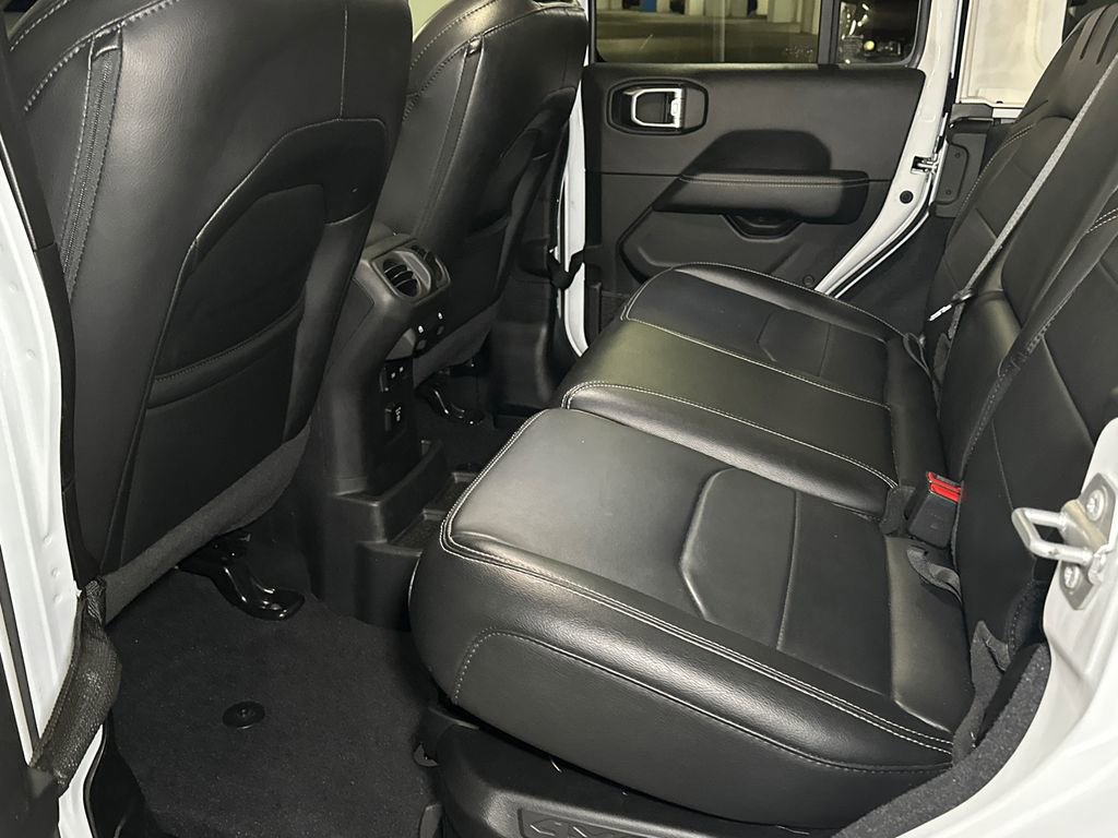 Used 2022 Jeep Wrangler Unlimited Sahara w/ Cold Weather Group AWD/4WD image 14