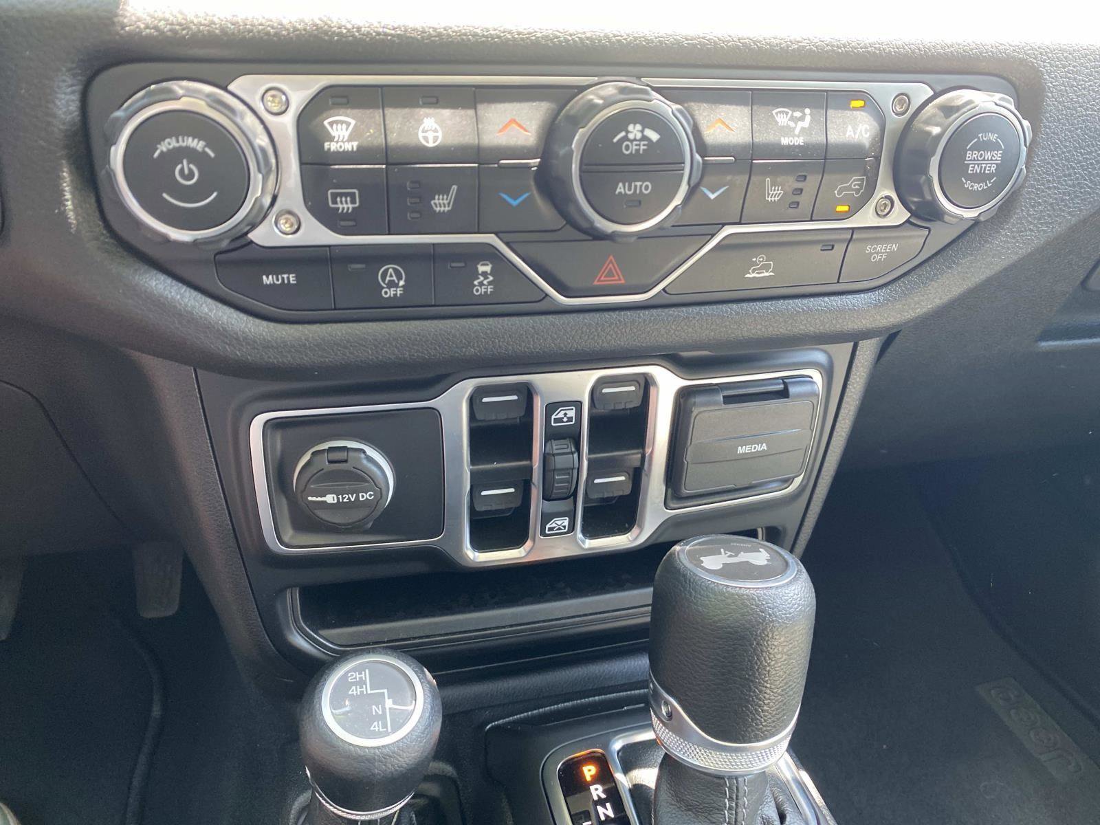 Used 2024 Jeep Wrangler Unlimited Sport AWD/4WD image 28