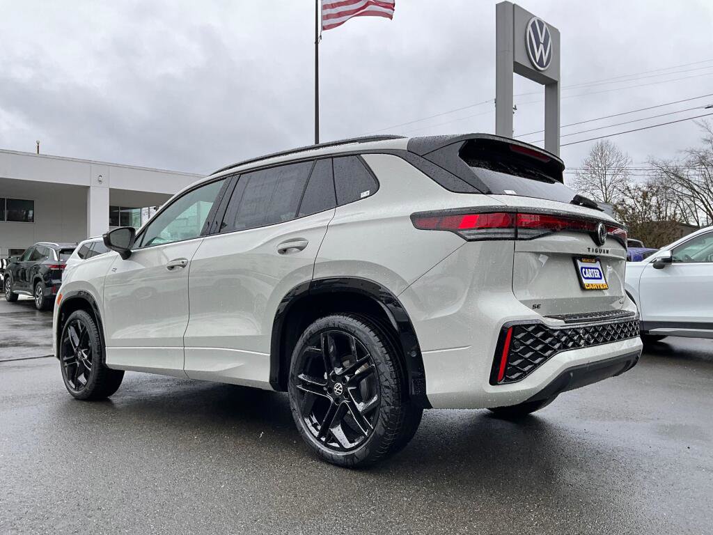 New 2026 Volkswagen Tiguan SE R-Line image 6