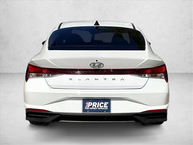 Used 2023 Hyundai Elantra SEL w/ Convenience Package FWD image 4