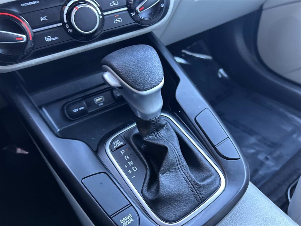 Used 2025 Kia Soul LX w/ LX Technology Package image 31