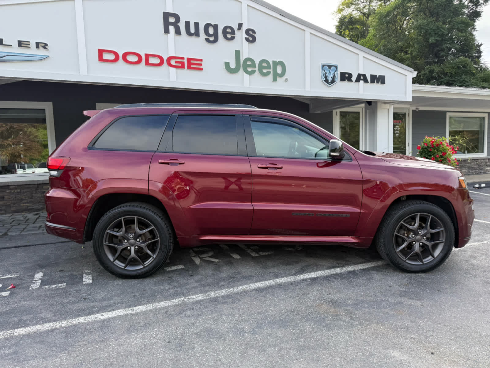 Used 2020 Jeep Grand Cherokee Limited X AWD/4WD image 2