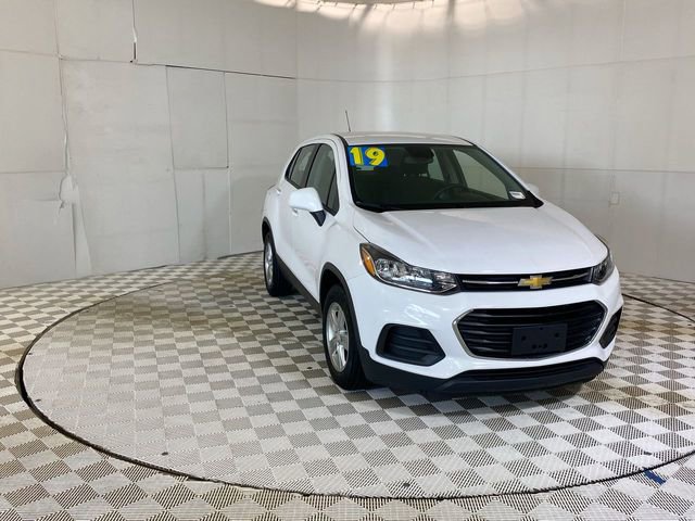 Used 2019 Chevrolet Trax LS FWD image 1