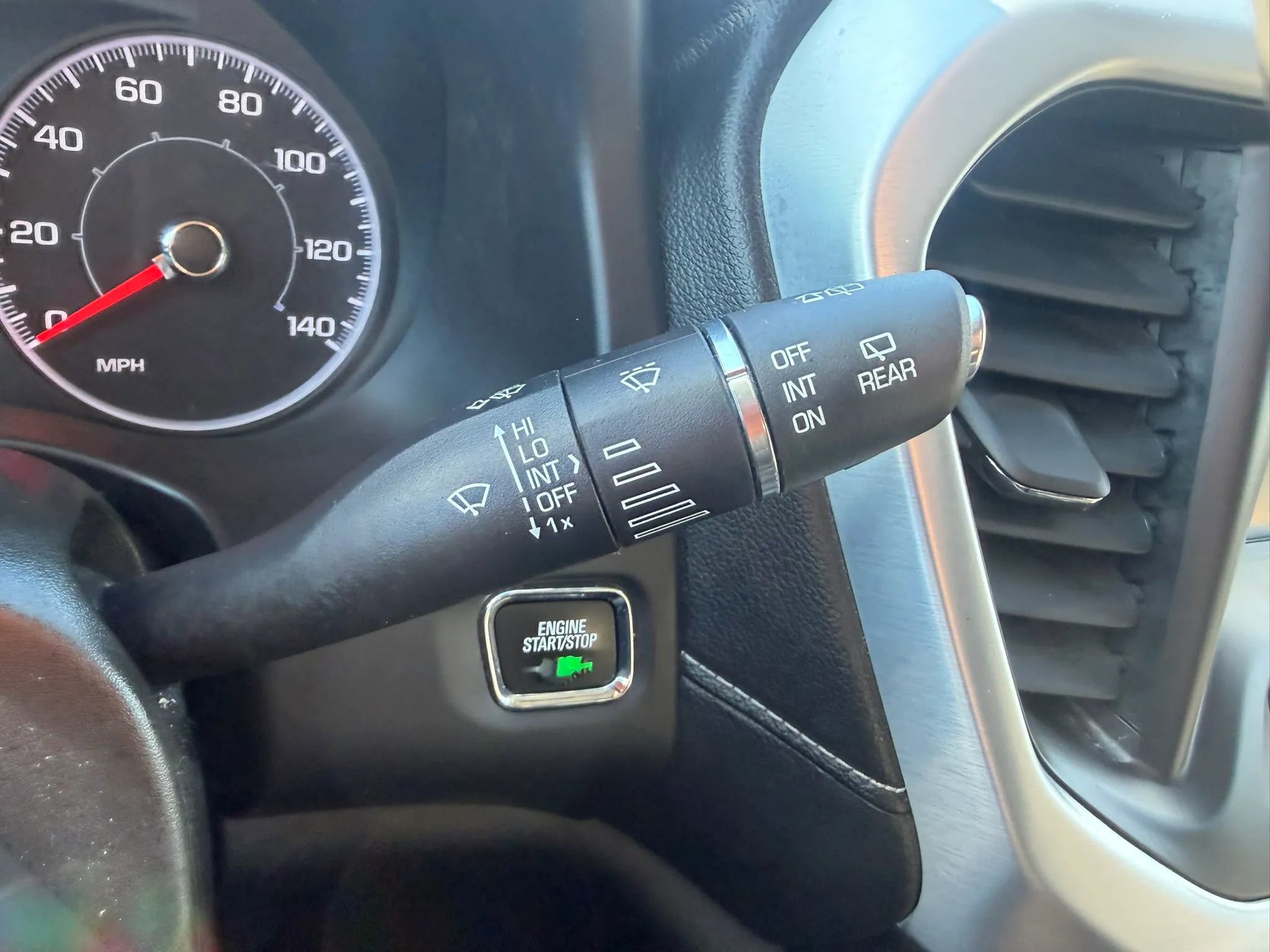 Used 2017 GMC Acadia SLE AWD/4WD image 15