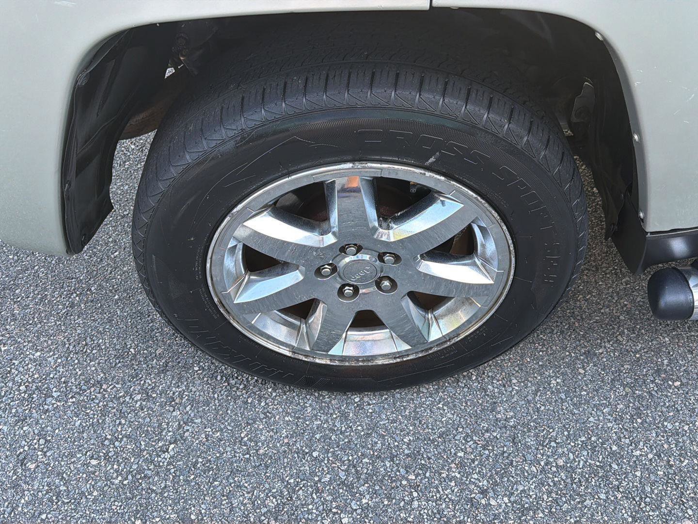 Used 2009 Jeep Liberty Limited w/ Premium Group II AWD/4WD image 35