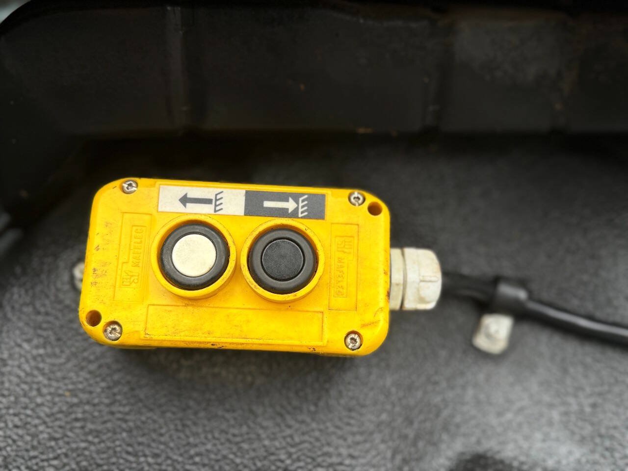 Used 2006 Ford F450 2WD Regular Cab Super Duty image 25