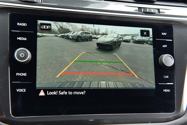 Used 2023 Volkswagen Tiguan SEL R-Line image 14
