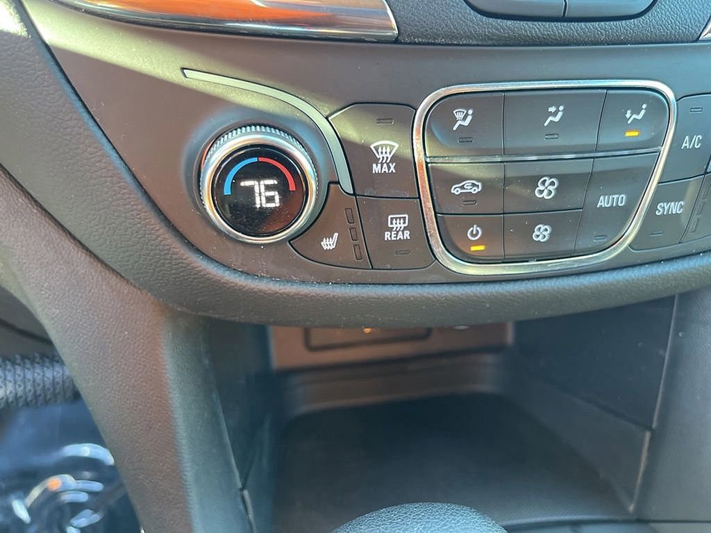 Used 2023 Chevrolet Equinox LT image 24