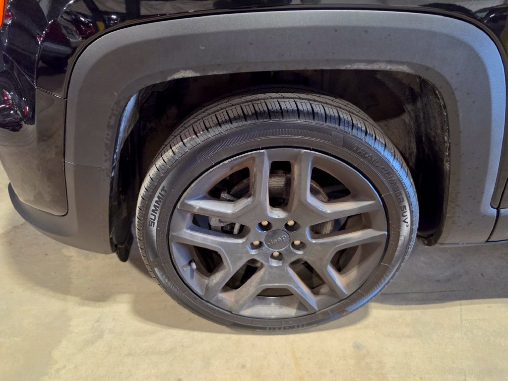 Used 2020 Jeep Renegade Latitude FWD image 3