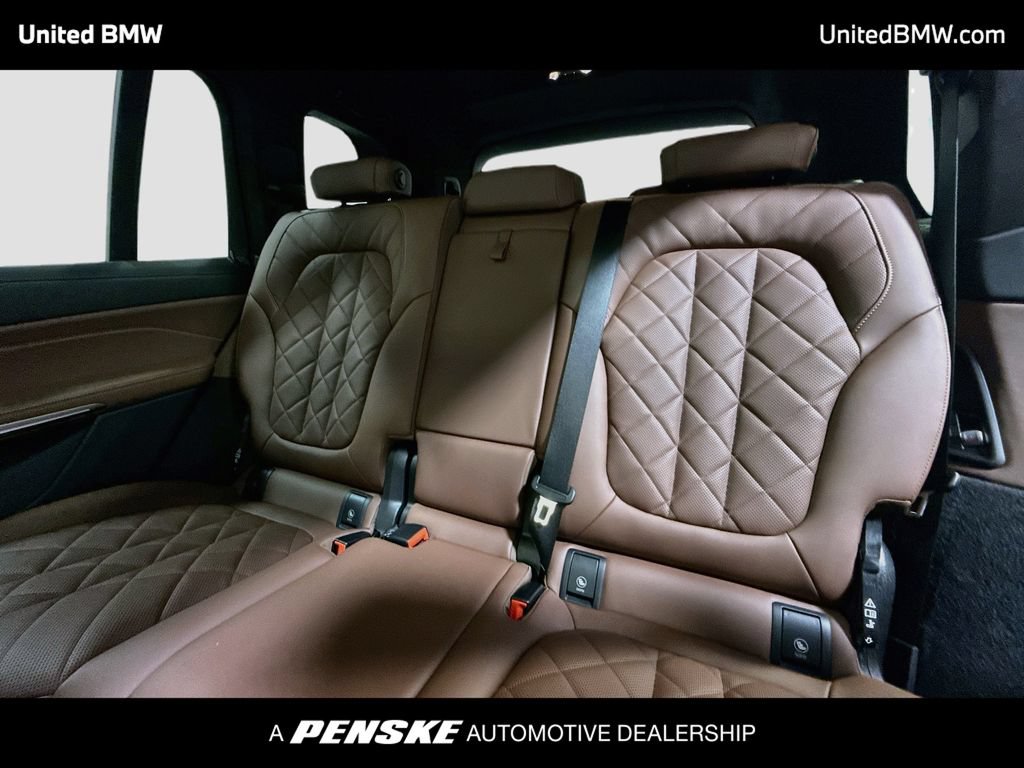 New 2027 BMW X7 xDrive40i w/ M Sport Package AWD/4WD image 13