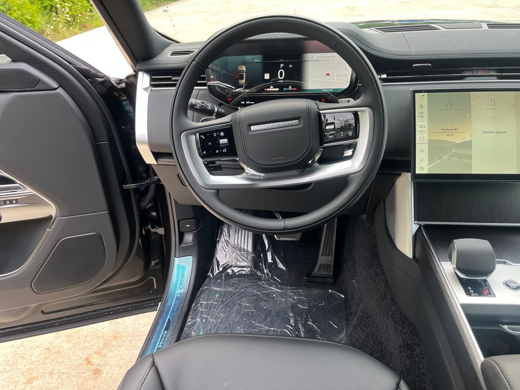 New 2026 Land Rover Range Rover Long Wheelbase SE AWD/4WD image 14