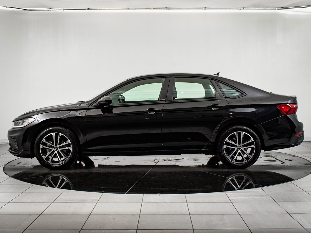 Used 2025 Volkswagen Jetta Sport image 5