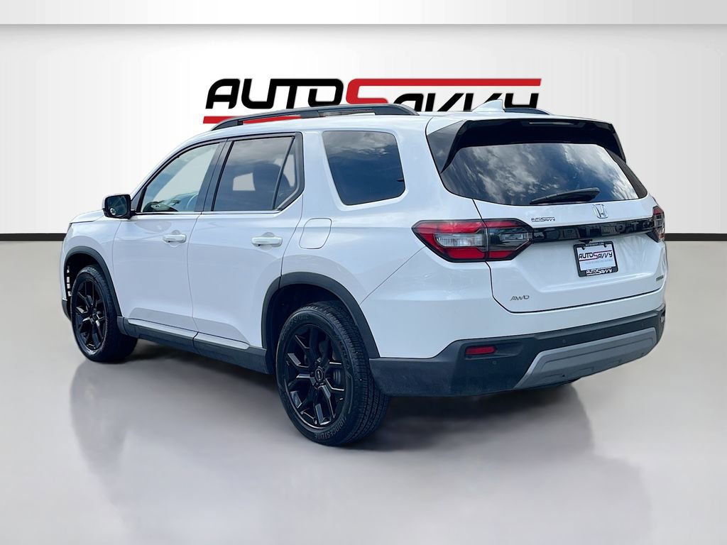 Used 2023 Honda Pilot Touring image 5