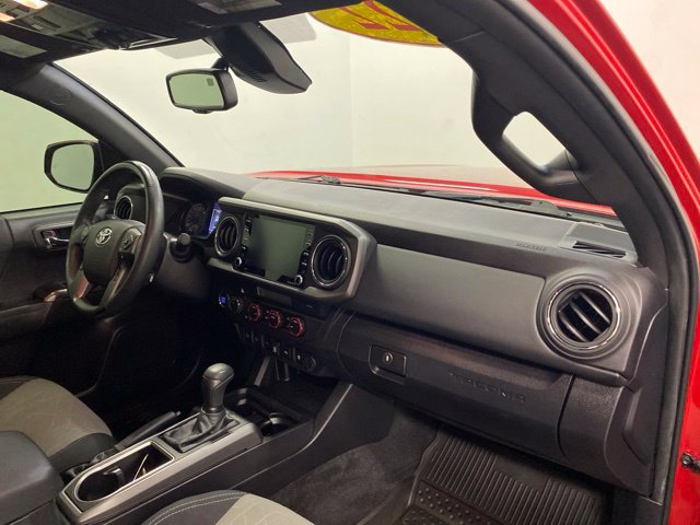 Used 2022 Toyota Tacoma TRD Off-Road w/ Technology Package AWD/4WD image 23