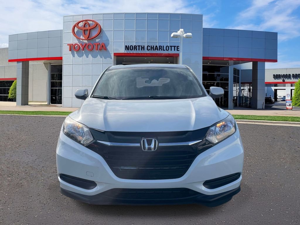 Used 2017 Honda HR-V LX image 2