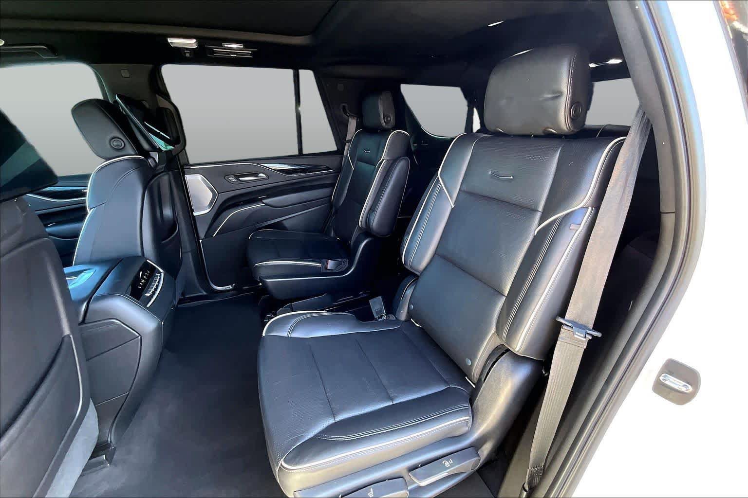 Used 2021 Cadillac Escalade Sport w/ Driver Assist Tech Package AWD/4WD image 18