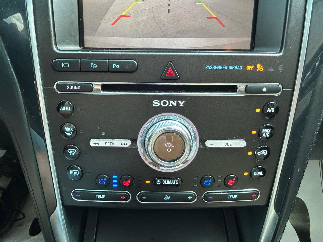 Used 2016 Ford Explorer Platinum AWD/4WD image 28