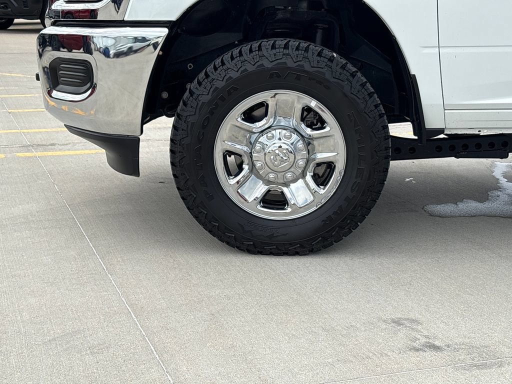 Used 2024 RAM 3500 Tradesman w/ Chrome Appearance Group AWD/4WD image 26