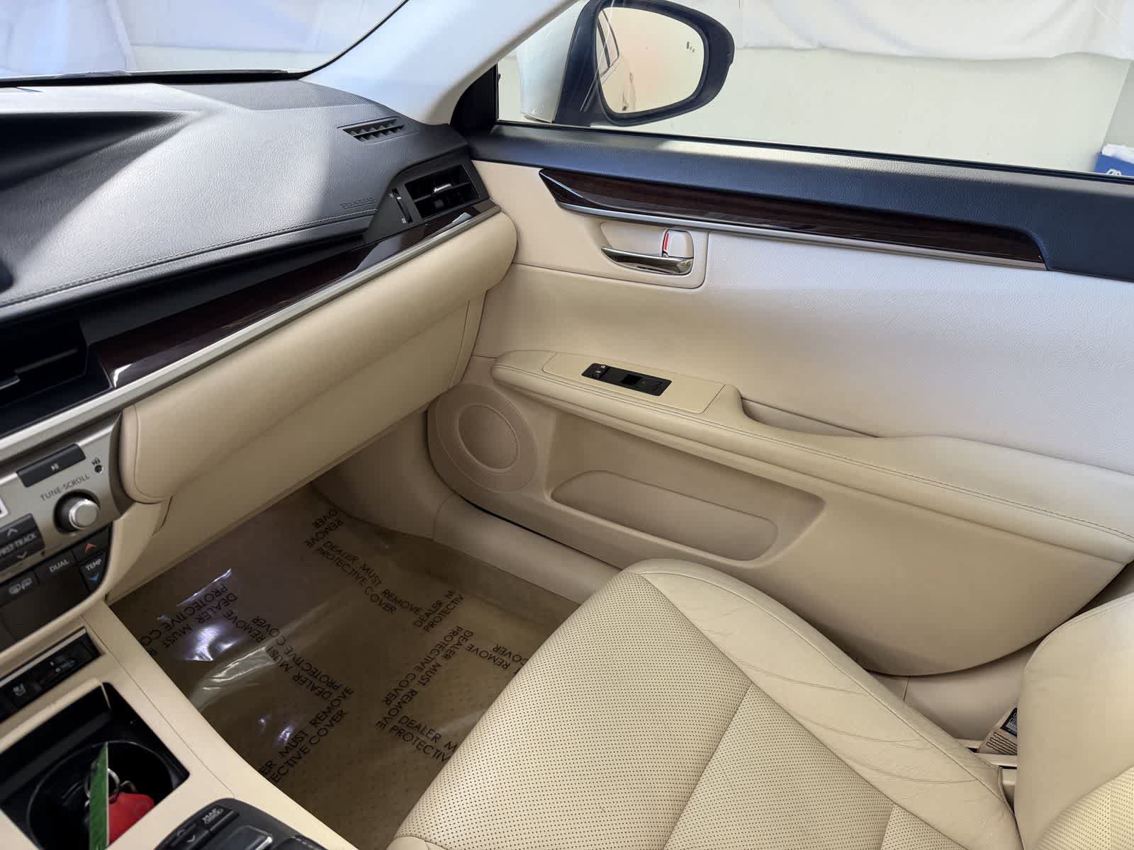 Used 2013 Lexus ES 350 w/ Luxury Pkg FWD image 24