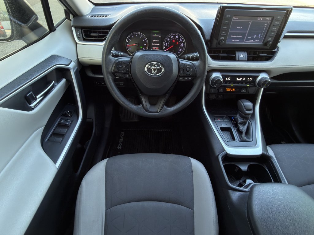 Used 2019 Toyota RAV4 XLE w/ Convenience Package FWD image 10
