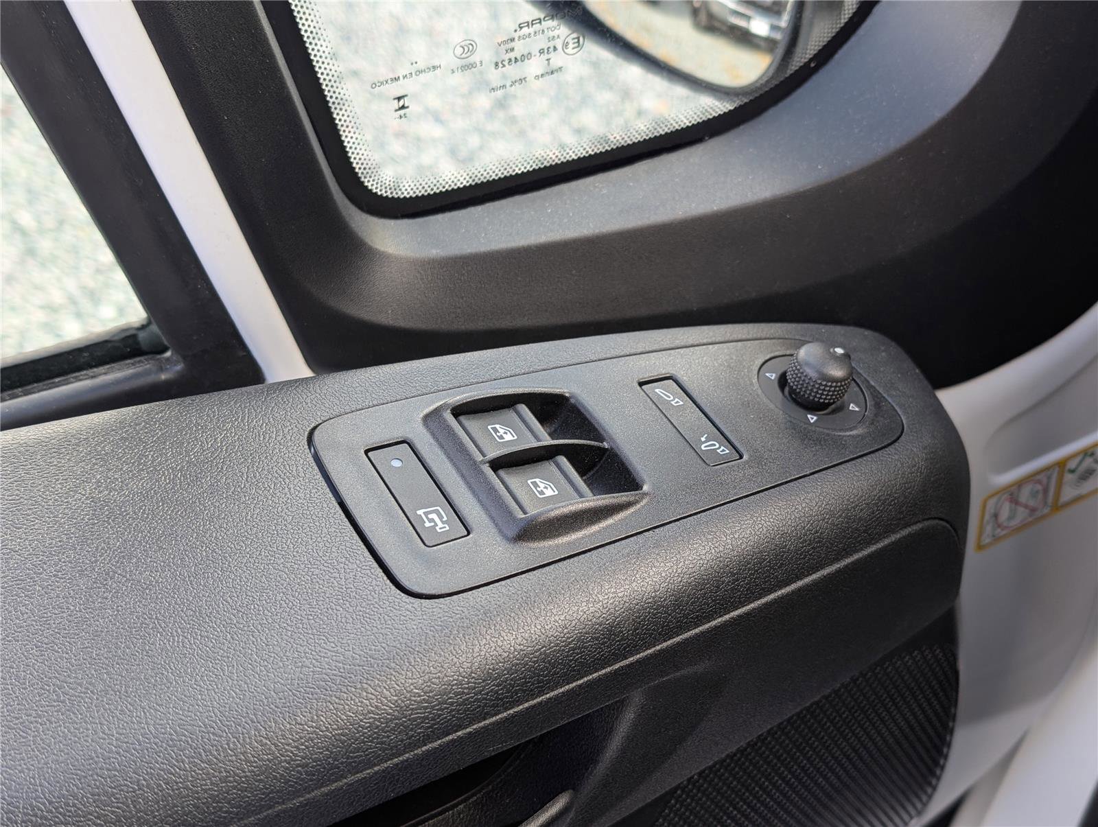 Used 2025 RAM ProMaster 1500 w/ Premium Convenience Group image 18