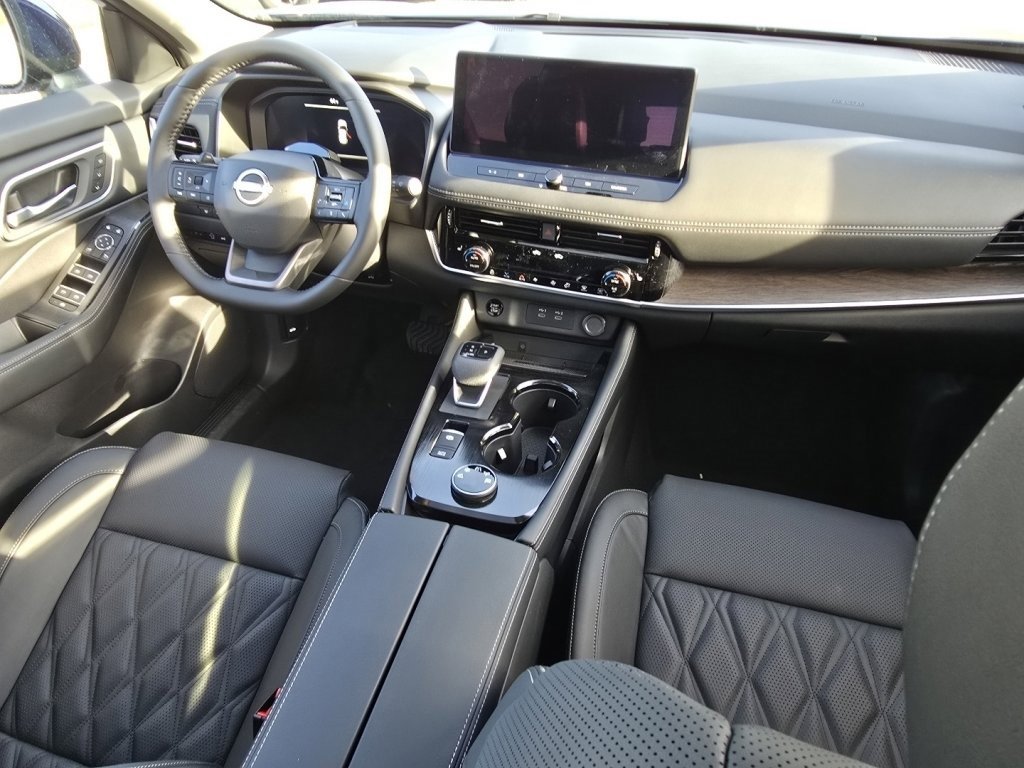 New 2026 Nissan Rogue Platinum image 14