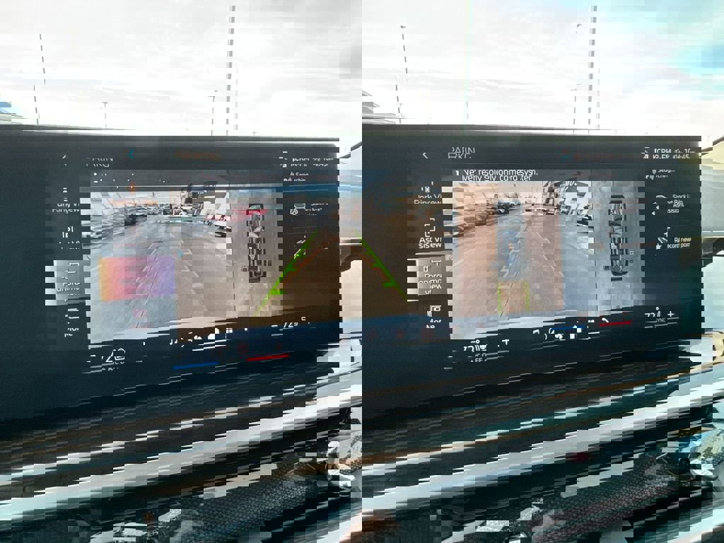 Used 2026 BMW X7 xDrive40i image 15