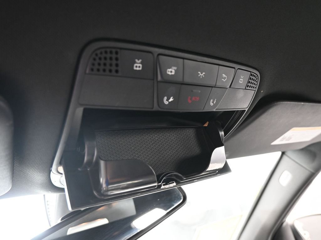 Used 2019 Mercedes-Benz GLC 300 4MATIC image 28