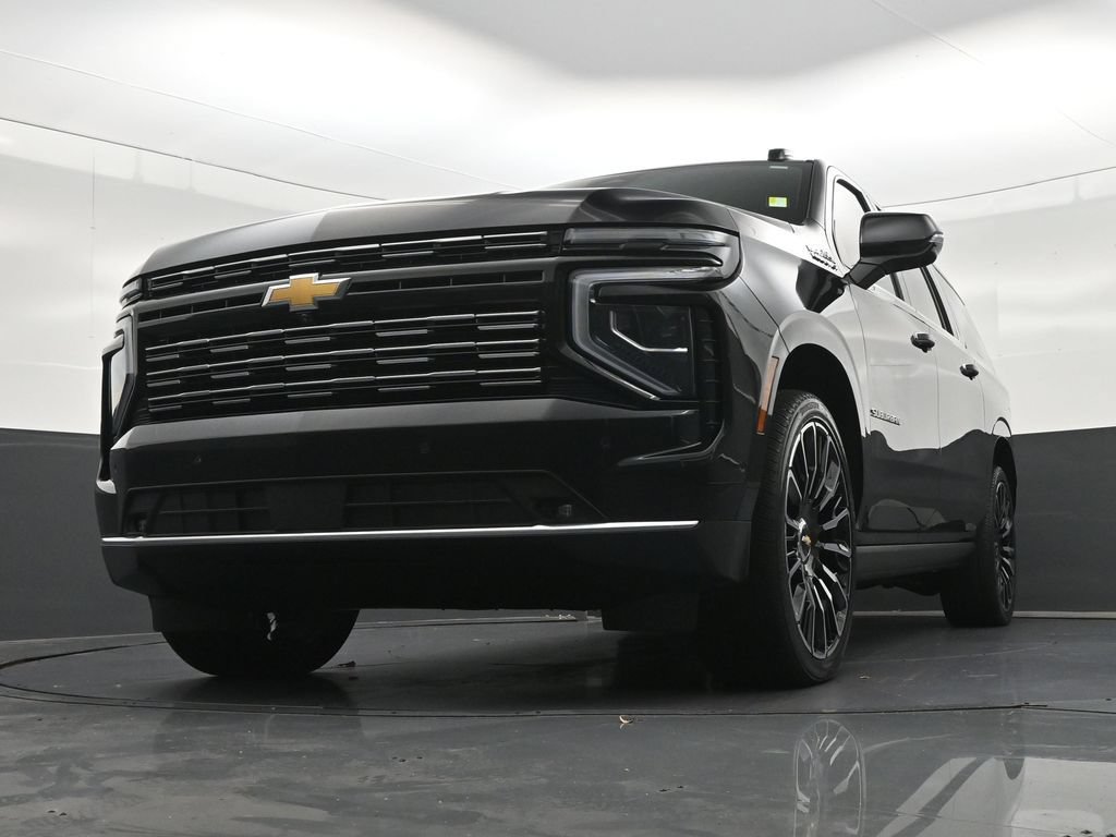 Used 2026 Chevrolet Suburban High Country AWD/4WD image 32